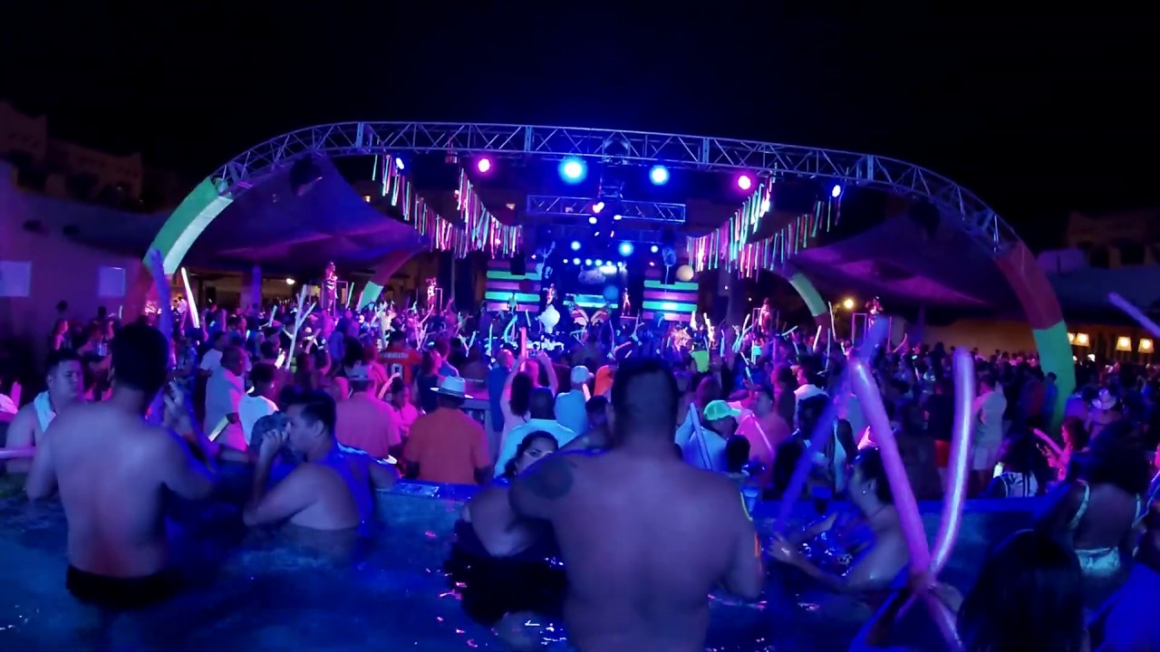 hotel-party-04